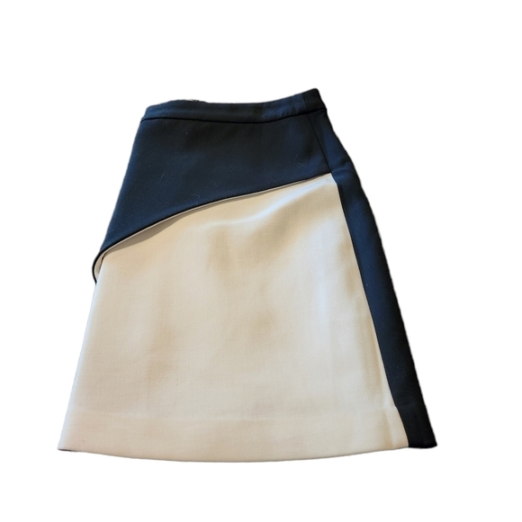 BCBG MAXAZRIA black white cross-over front short mini skirt - Picture 9 of 9